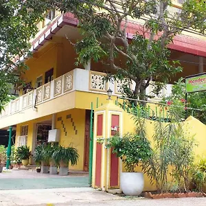 Henderson Airport Alloggio in famiglia Negombo